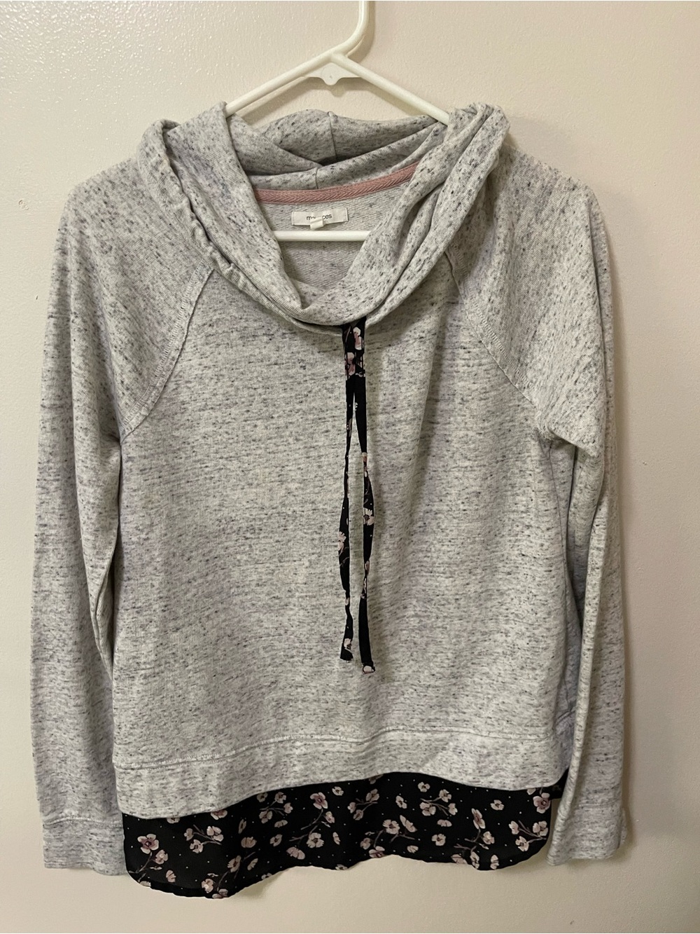 Maurice’s pullover long sleeve gray M
